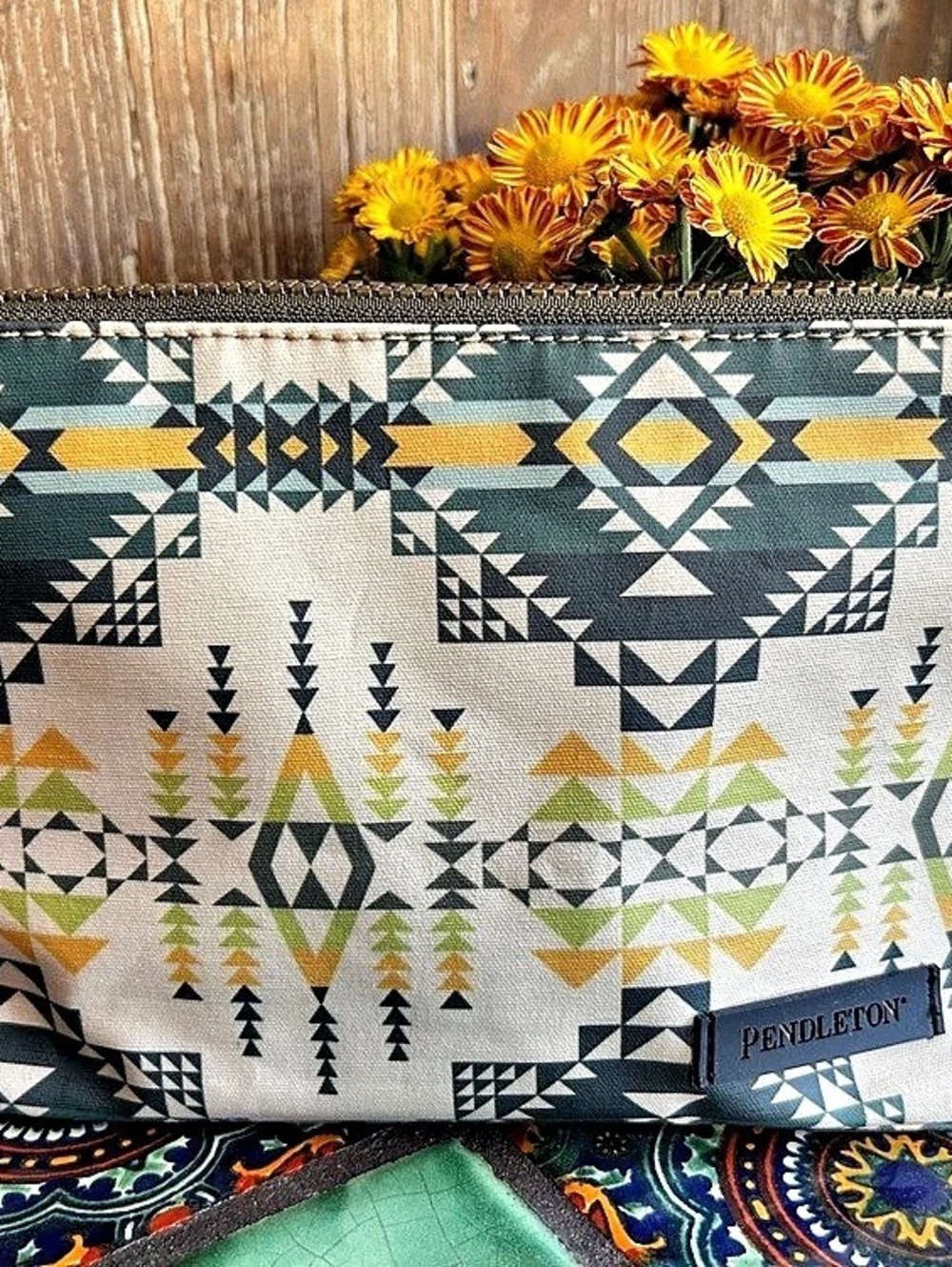 Pendleton Astoria Canvas Zip Pouch White & Green